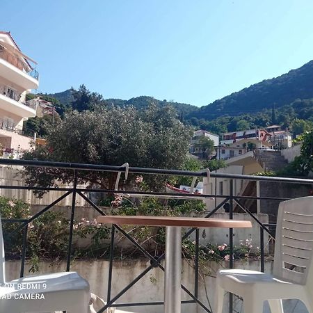 Vasilis Travlos Apartment Poros  Esterno foto